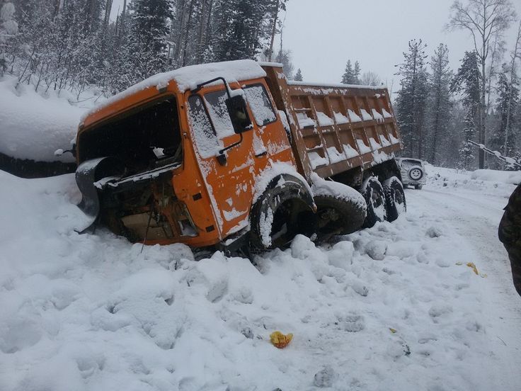 a snow traffic accident.jpg