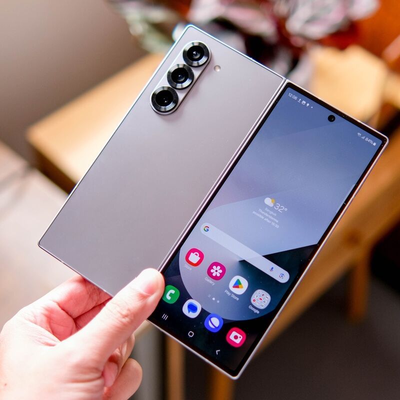 Samsung Galaxy Z Fold 7 2.jpg